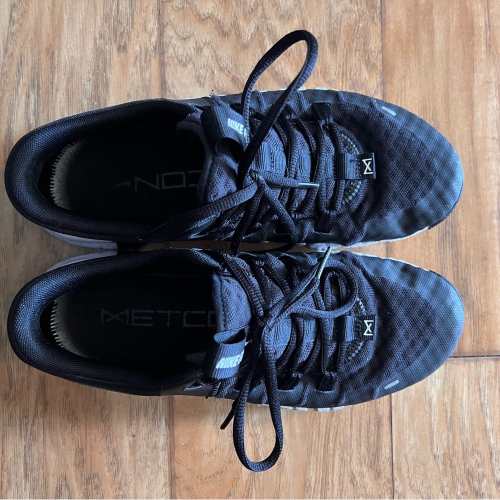 Nike Free Metcon 5, Women’s size 9, lightly used indoor gym